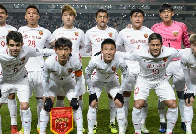 这位年仅16岁的小将是勒阿弗尔U19的首发中场，他经常因为进攻、技术和力量受到关注。